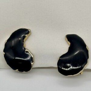 Vintage Enamel Resin Clip-On Earrings Black With Gold-Tone Metal Kidney-Shaped~~